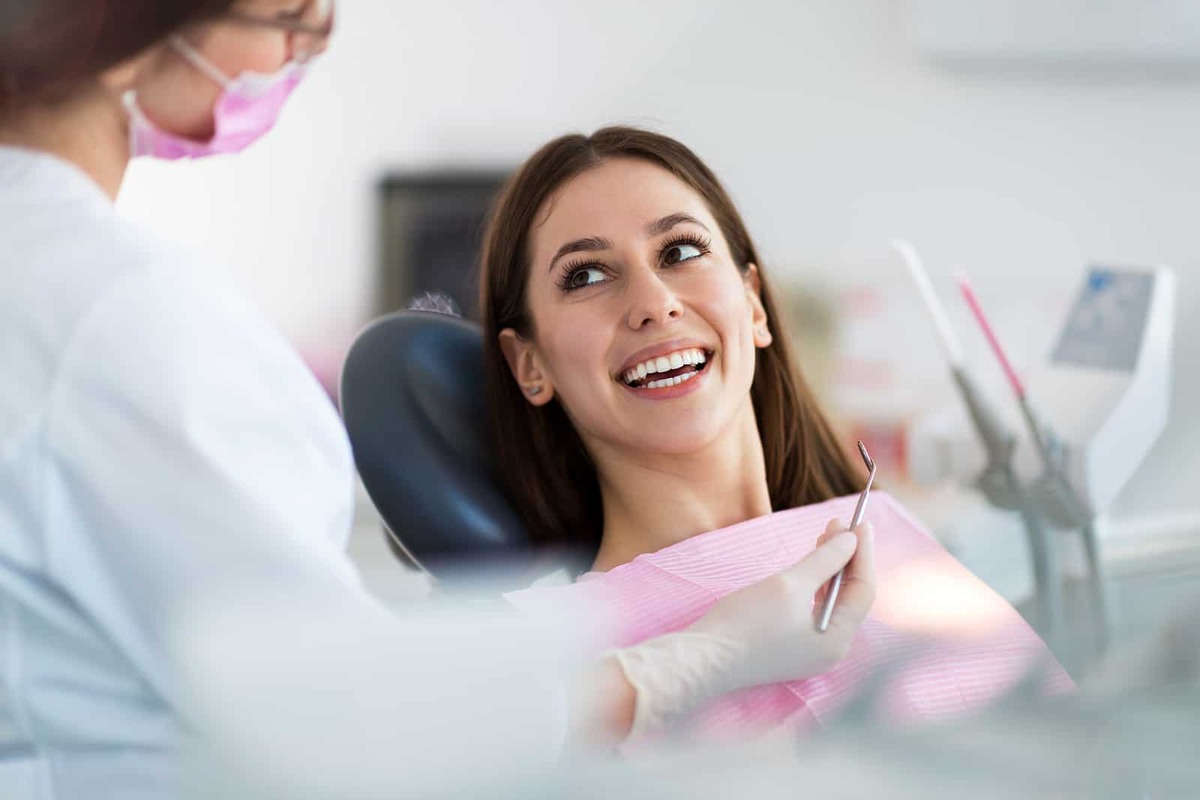 Root Canal Symptoms and the Right Time to See a Dentist Root Canal Symptoms and the Right Time to See a Dentist