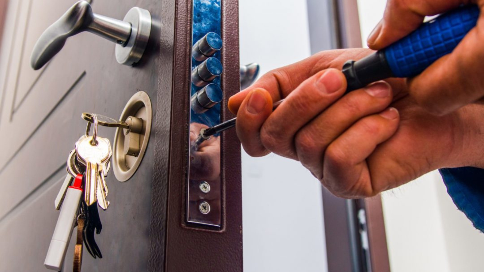 24 Hr Locksmith Service Your Round the Clock Solution for Lock Emergencies 24 Hr Locksmith Service