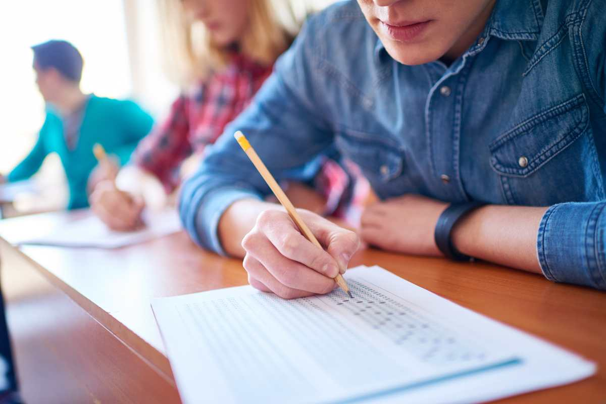 Examclass.net | Best Waec Expo 2026 RUNZ QUESTIONS & ANSWERS-chokes_Make A/B waec runz