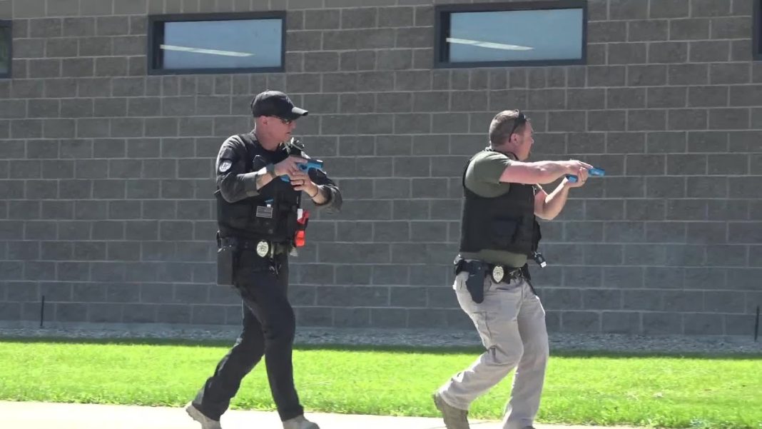ICS 300 Florida and Online Fire Officer Classes: Strengthening Emergency Response Leadership ICS 300 Florida and Online Fire Officer Classes: Strengthening Emergency Response Leadership